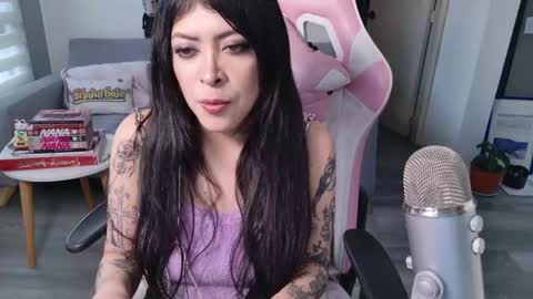 Snapshot of bedroomeyess chatting on 22, 5, 2026 Amber UwU IM MOVING AND IS CRAZY ILL BE BACK VERY SOON 3 MISS YA ALREADY online show from 22, 5, 2026