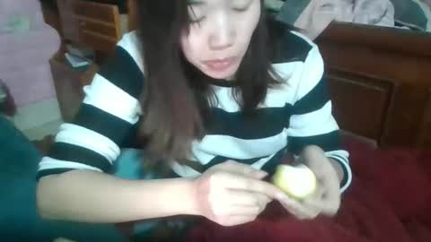 beebaby_xx online show from 18, 12, 2025