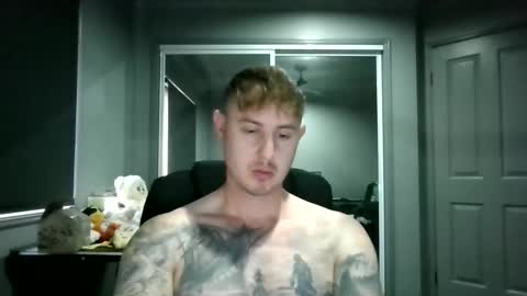 Snapshot of beelzebubxo chatting on 29, 10, 2025 beelzebubxo online show from 29, 10, 2025