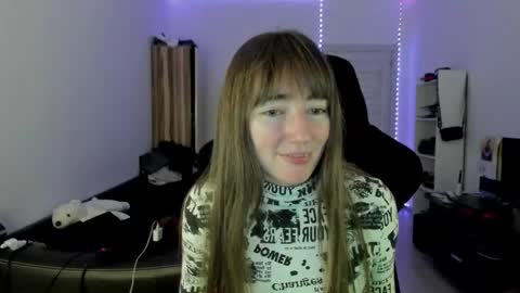 Snapshot of bekkawell chatting on 9, 10, 2025 Lisa online show from 9, 10, 2025