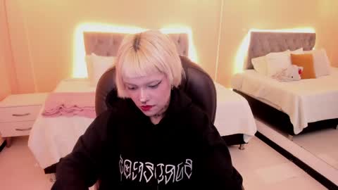 Snapshot of bela_craxkerr chatting on 24, 4, 2026 Bela online show from 24, 4, 2026