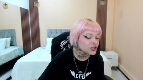 Snapshot of bela_craxkerr chatting on 8, 5, 2026 Bela online show from 8, 5, 2026