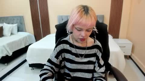 Snapshot of bela_craxkerr chatting on 15, 5, 2026 Bela online show from 15, 5, 2026