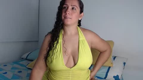 hadid online show from 14, 10, 2025