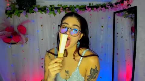 Snapshot of belinda_luna_ chatting on 1, 10, 2025 modelo independiente online show from 1, 10, 2025