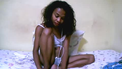 Snapshot of bella193999 chatting on 9, 12, 2024 bella193999 online show from 9, 12, 2024