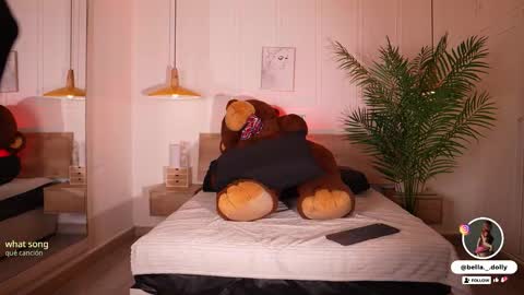 Snapshot of bella__donne chatting on 7, 11, 2025 online show from 7, 11, 2025