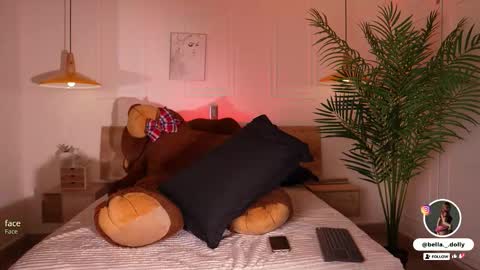 Snapshot of bella__donne chatting on 11, 11, 2025 online show from 11, 11, 2025