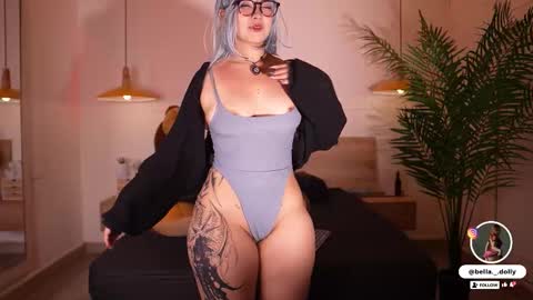 Snapshot of bella__donne chatting on 12, 11, 2025 online show from 12, 11, 2025