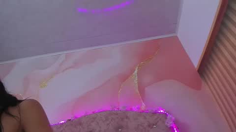 Melanie  online show from 1, 12, 2025