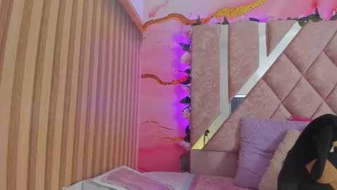 Melanie  online show from 2, 2, 2026