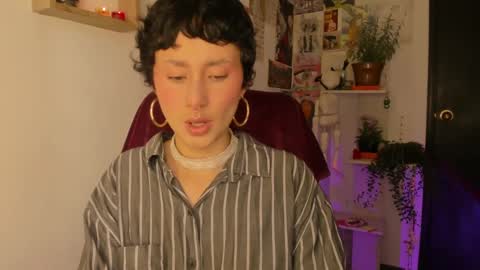 Snapshot of bella__w chatting on 3, 10, 2025 Zia online show from 3, 10, 2025