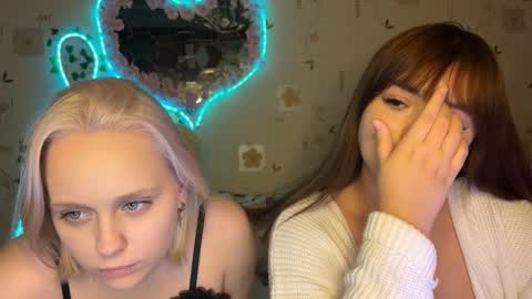 bella_and_alice online show from 29, 10, 2025