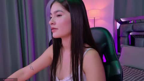 Bella  online show from 25, 4, 2026