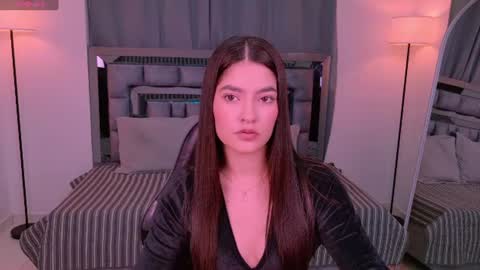 Snapshot of bella_clark2 chatting on 19, 7, 2026 Bella online show from 19, 7, 2026