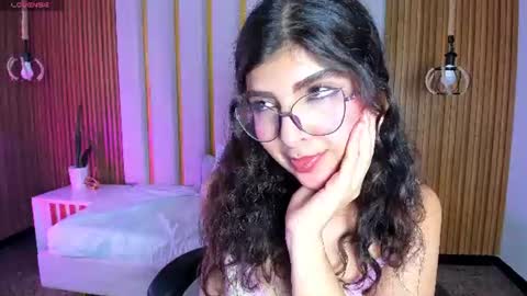 Snapshot of bella_cuttee chatting on 21, 7, 2026 B E L L A online show from 21, 7, 2026