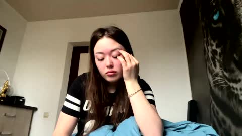 Hanna here Welcome  online show from 8, 4, 2026