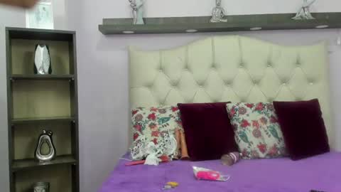 Snapshot of bella_ebony19 chatting on 23, 6, 2026 bella_ebony19 online show from 23, 6, 2026
