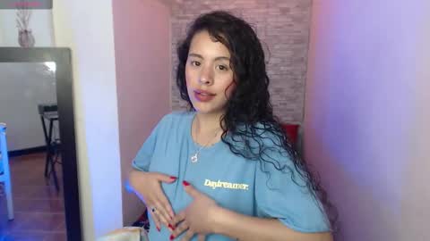 bella_flower_ online show from 13, 11, 2025