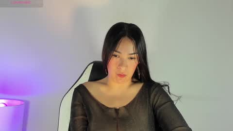 Snapshot of bella_hadid1_ chatting on 8, 2, 2025 Laura online show from 8, 2, 2025