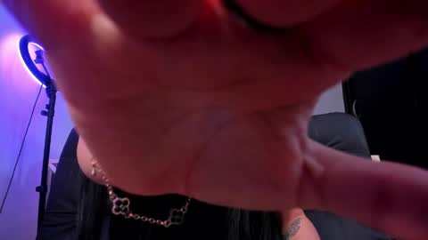 bella_hamilton online show from 17, 5, 2026