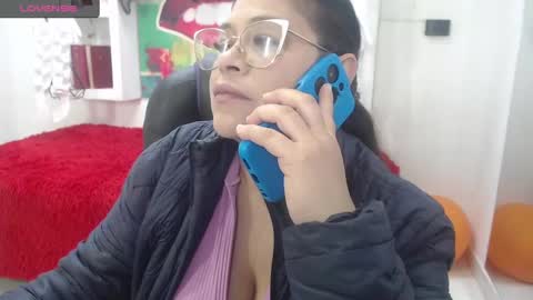 Snapshot of bella_lady_1_ chatting on 20, 10, 2025 lady online show from 20, 10, 2025