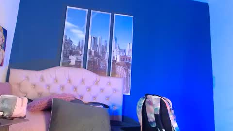 Snapshot of bella_lr chatting on 9, 5, 2026 Valentina online show from 9, 5, 2026