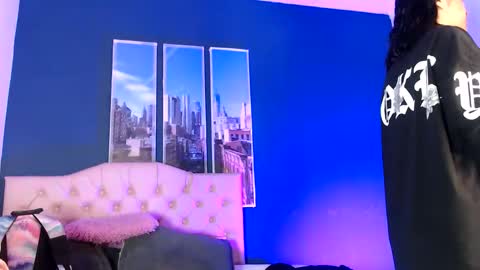 Snapshot of bella_lr chatting on 10, 6, 2026 Valentina online show from 10, 6, 2026