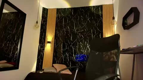     online show from 15, 4, 2026