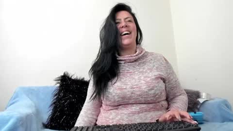 Bella Smith online show from 7, 12, 2024