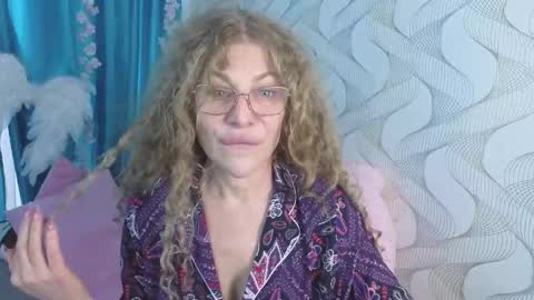 Snapshot of bella_swonn_ chatting on 23, 12, 2025 Bella online show from 23, 12, 2025