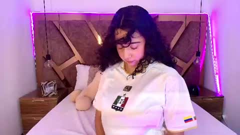 Snapshot of bella_swwan_ chatting on 14, 6, 2026 Bella Swwan online show from 14, 6, 2026