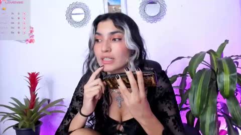 Bella online show from 6, 2, 2025