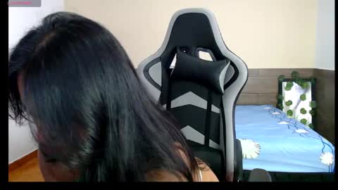 Snapshot of bella_warzon chatting on 20, 4, 2026 bella_warzon online show from 20, 4, 2026