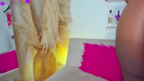 Bella Dajud online show from 2, 3, 2025