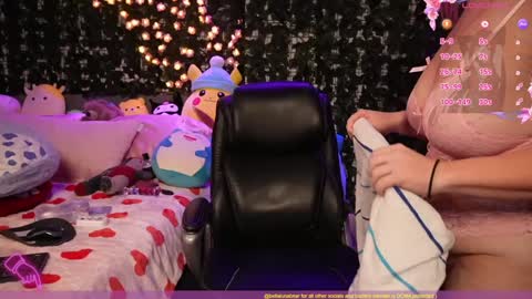 Snapshot of bellabearts chatting on 7, 2, 2025 Bellalunabear trans JadePlant Cis online show from 7, 2, 2025