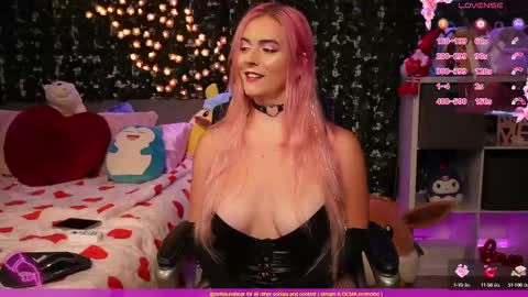 Snapshot of bellabearts chatting on 4, 3, 2025 Bellalunabear trans JadePlant Cis online show from 4, 3, 2025