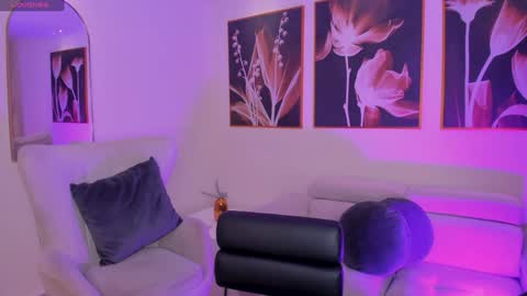  Bella C  online show from 28, 1, 2025