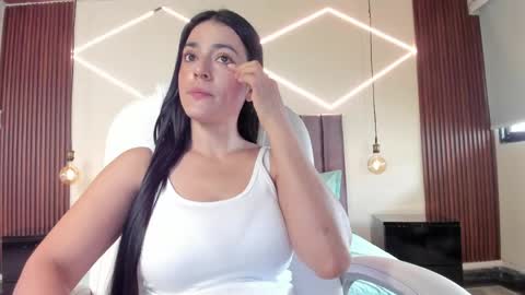 Snapshot of bellaclaiir chatting on 9, 4, 2026 Bella Clair online show from 9, 4, 2026