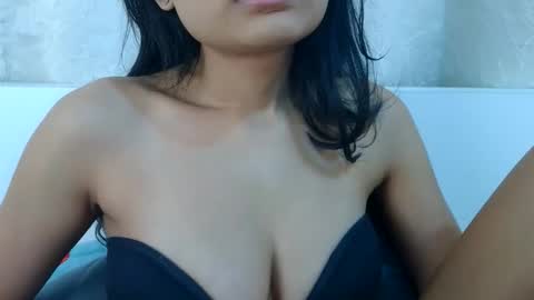 bellacrystall online show from 28, 2, 2026