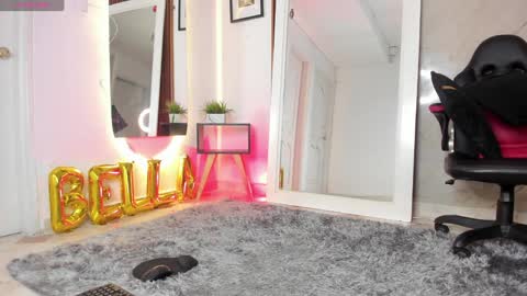 belladuboiss_ online show from 3, 1, 2025