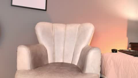 Bella online show from 10, 9, 2025