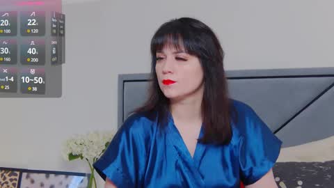 BellaHillss online show from 1, 2, 2025