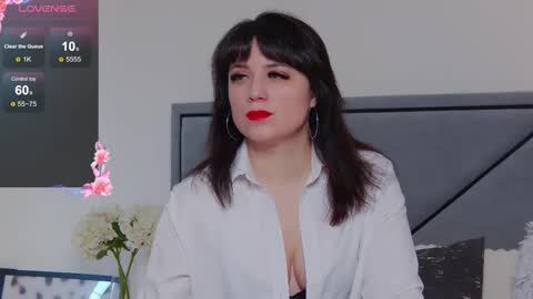 BellaHillss online show from 4, 3, 2025