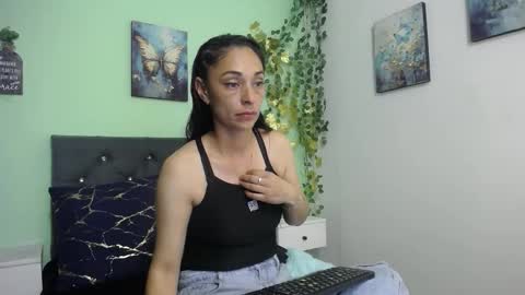 Bella online show from 25, 10, 2025