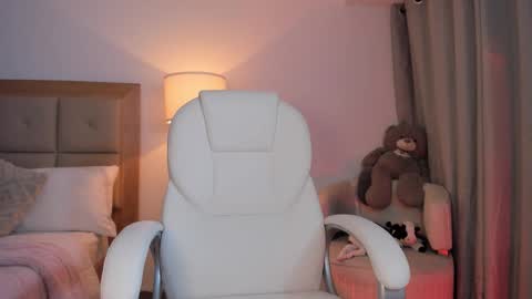 Bella Mia online show from 16, 10, 2025