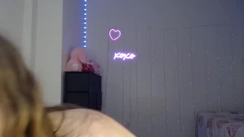 Snapshot of bellamonroee chatting on 7, 2, 2025 Bella Monroe online show from 7, 2, 2025