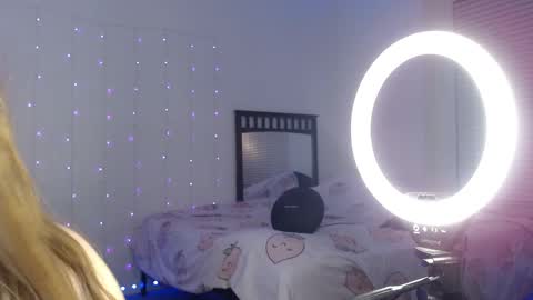 Snapshot of bellamonroee chatting on 14, 2, 2025 Bella Monroe online show from 14, 2, 2025