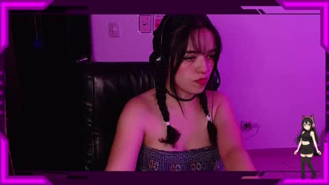 Snapshot of bellamoteluna chatting on 21, 10, 2025 Bella Monteluna online show from 21, 10, 2025