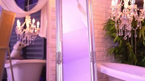 Bella online show from 4, 10, 2025